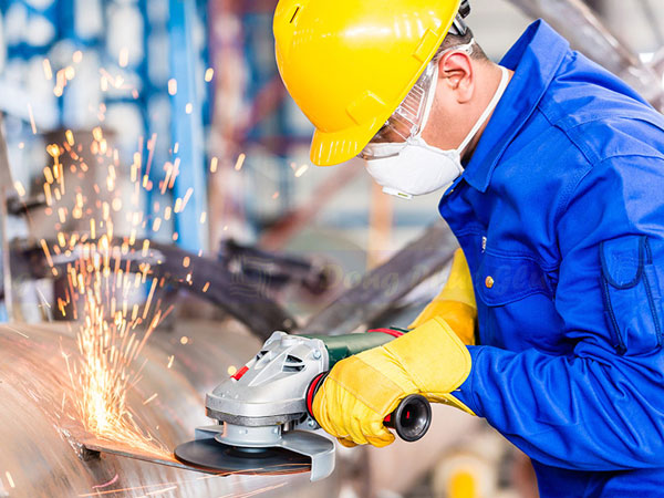 Nhập khẩu & phân phối các dòng xe chuyên dùng, xe tải